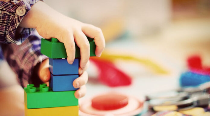 Somma Vesuviana, scuola materna nel parco urbano