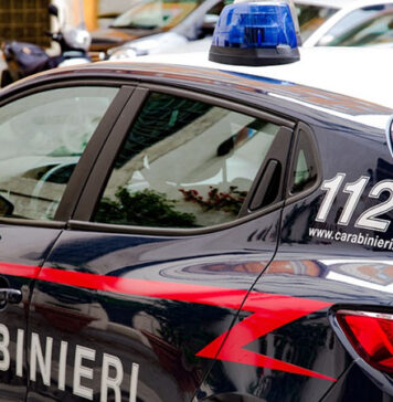 Bimba di un anno muore in auto, dimenticata dal papà carabiniere