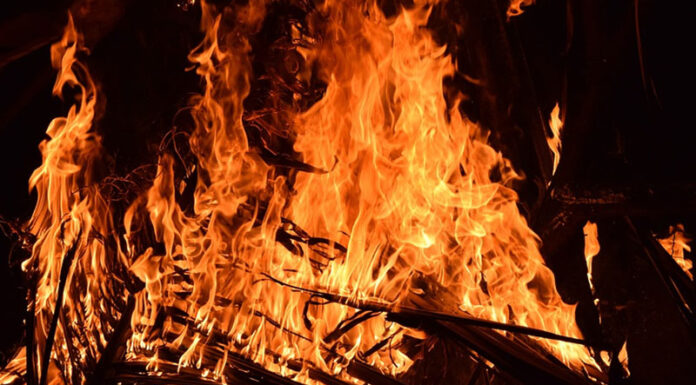 Somma Vesuviana vieta l’accensione dei piccoli fuochi: “Un pericolo”