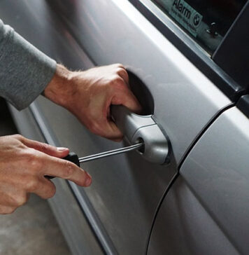 Hanno rubato almeno 16 auto, presi i due specialisti