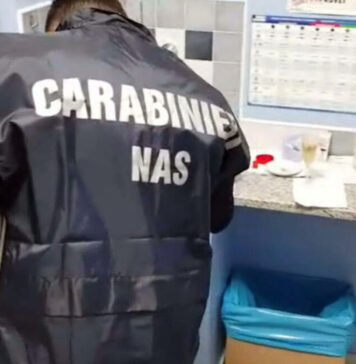 Blitz nell’azienda di congelati a Nola: sequestrati e distrutti gli alimenti