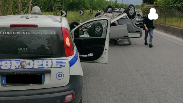 auto ribaltata