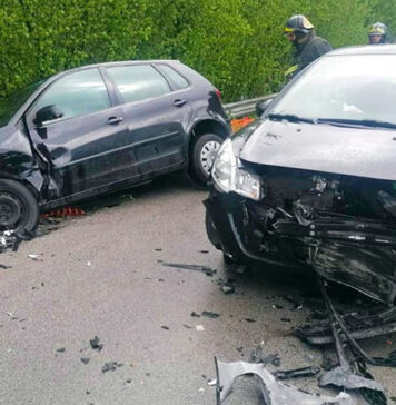 Scontro tra sei auto in autostrada verso Napoli