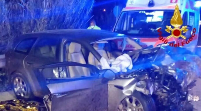 Incidente sulla Statale 268, intera famiglia coinvolta: muore 14enne