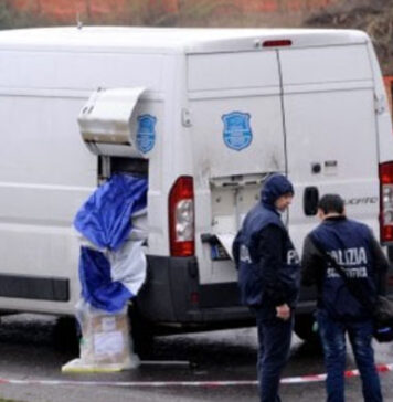 Mitra per rapinare il portavalori, conducente colto da malore