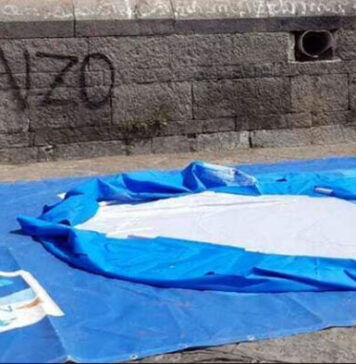 Bimbo di due anni muore annegato nella piscina gonfiabile