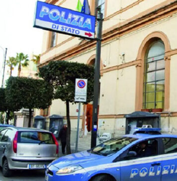 Pompei, 2000 euro in contanti rapinati a un 18enne