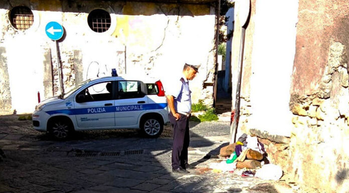 San Giuseppe Vesuviano, pugno duro della polizia municipale: beccati tre furbetti dei rifiuti