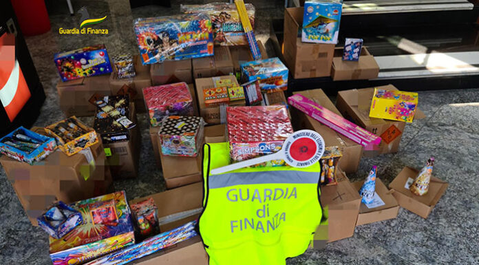 Il primo sequestro di botti a Poggiomarino: 36mila fuochi d’artificio