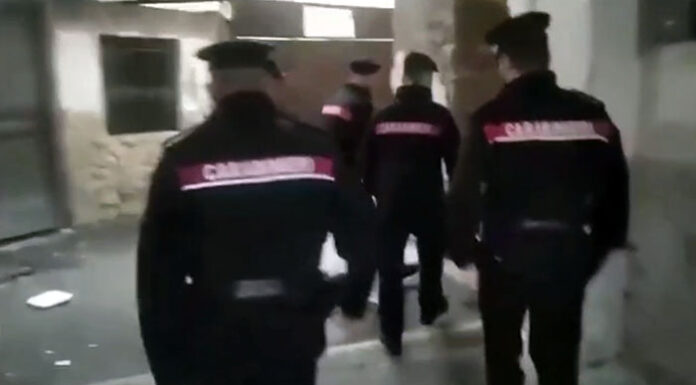 Droga e estorsioni a Somma Vesuviana e Sant’Anastasia: 21 arresti tra i clan collegati ai Mazzarella