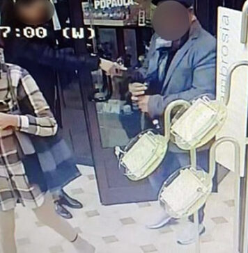 Si fingono clienti e fanno entrare i rapinatori in gioielleria