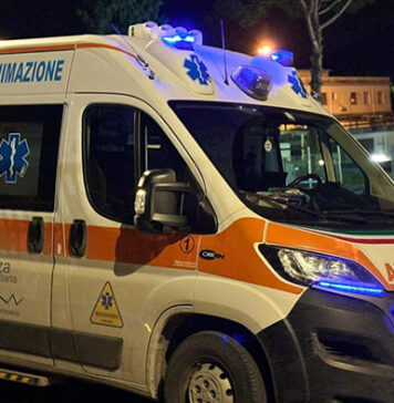 Litiga con la fidanzata, 23enne si dà fuoco