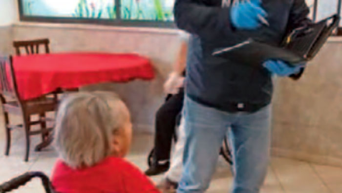 Letti nei ripostigli a scarsa assistenza blitz dei Nas nelle case di riposo