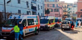 Picchia medico all’ospedale di Castellammare, poi si barrica in una stanza