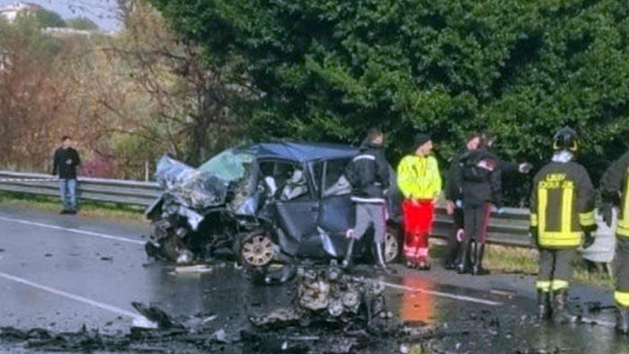 Terribile incidente sulla Statale morti quattro giovani tra 20 e 35 anni