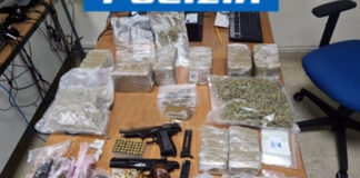 Trovato con 8,5 chili di droga e due pistole nel garage