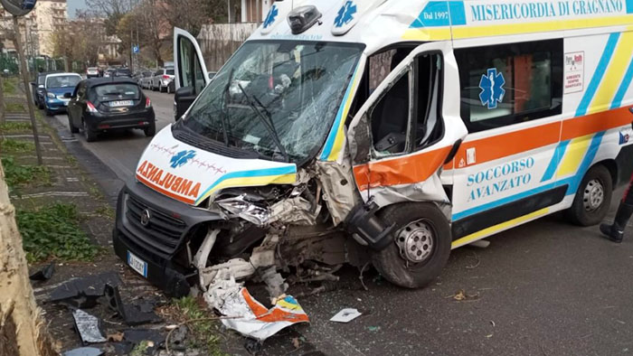 incidente ambulanza