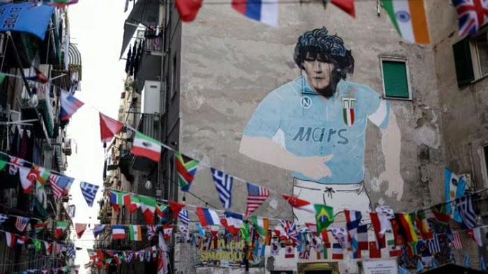 maradona murale