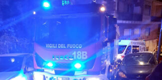 Litiga con la moglie e incendia casa