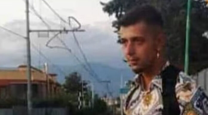 Poggiomarino, l’ultimo sms di Alessandro: “Non voglio più lavorare qui”. Poi è morto