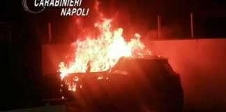 Smart prende fuoco in galleria