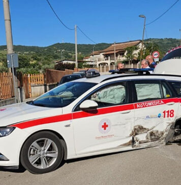 Brutto incidente per l’automedica: infermiera ferita