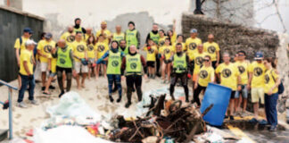 Quintali di rifiuti trovati nel mare vesuviano