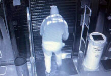 Svaligia bar e porta via 11mila euro, ma il tatuaggio con l’asso di picche lo tradisce