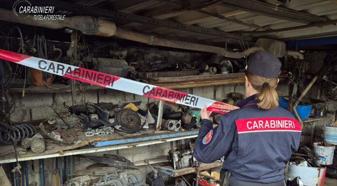 Officina abusiva a Poggiomarino, scattano i sigilli