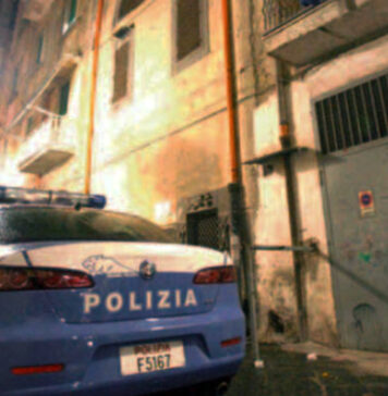 Va a rubare di notte nel poliambulatorio dell’Asl