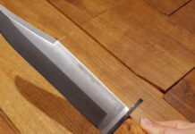 Donna accoltella il compagno al torace per gelosia