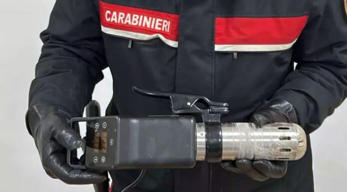 Scoperto laboratorio della droga a San Giuseppe Vesuviano, c’è anche l’hash curing