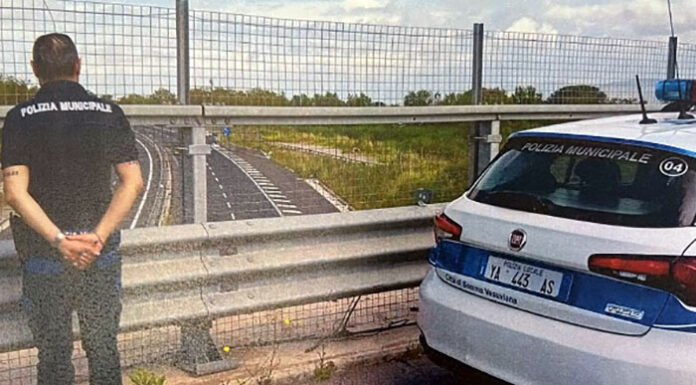 Sassi dal cavalcavia sulla Statale 268, a Somma Vesuviana parte il presidio fisso