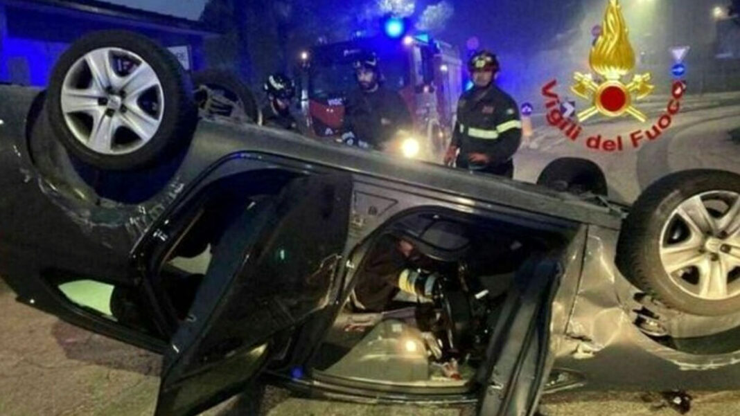 auto ribaltata