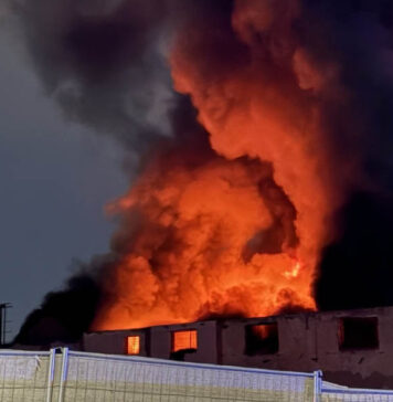 Deposito in fiamme, altro allarme ambientale