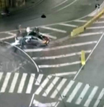 Curva non segnalata, auto va a sbattere