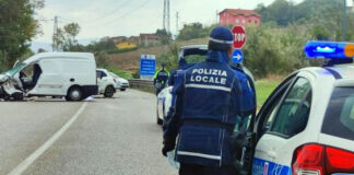 Incidente frontale, donna senza scampo