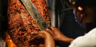 Mangia un dolce dal kebabaro, muore una 14enne
