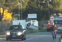 Si ribalta auto, a bordo una neonata