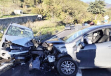 Violento frontale: in ospedale, mamma, figlioletta e un ragazzo