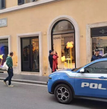 Store Louis Vuitton svaligiato nella notte: bottino da oltre 300mila euro